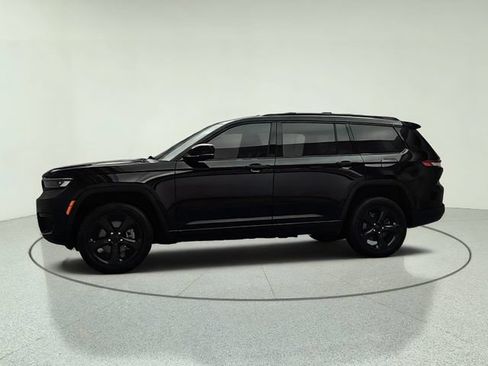 Used 2022 Jeep Grand Cherokee L Laredo AWD/4WD image 3