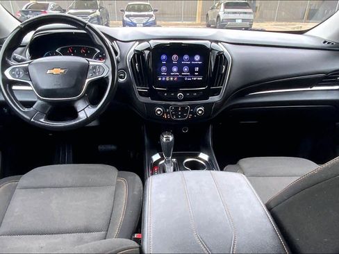 Used 2020 Chevrolet Traverse LT image 16