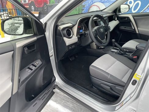 Used 2015 Toyota RAV4 LE image 14
