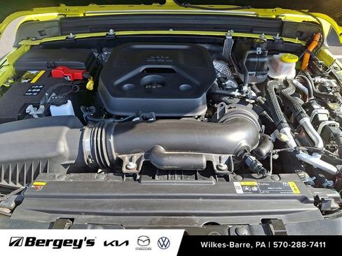 Used 2024 Jeep Wrangler Unlimited w/ Convenience Group AWD/4WD image 30