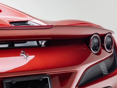 Certified 2022 Ferrari F8 Tributo RWD image 19