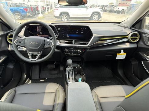 New 2026 Chevrolet Trax ACTIV w/ Sunroof Package FWD image 16