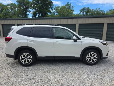 Used 2023 Subaru Forester Premium AWD/4WD image 8