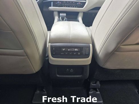 Used 2025 Nissan Pathfinder SL AWD/4WD image 11