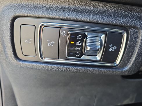 Certified 2024 Lincoln Corsair AWD image 25