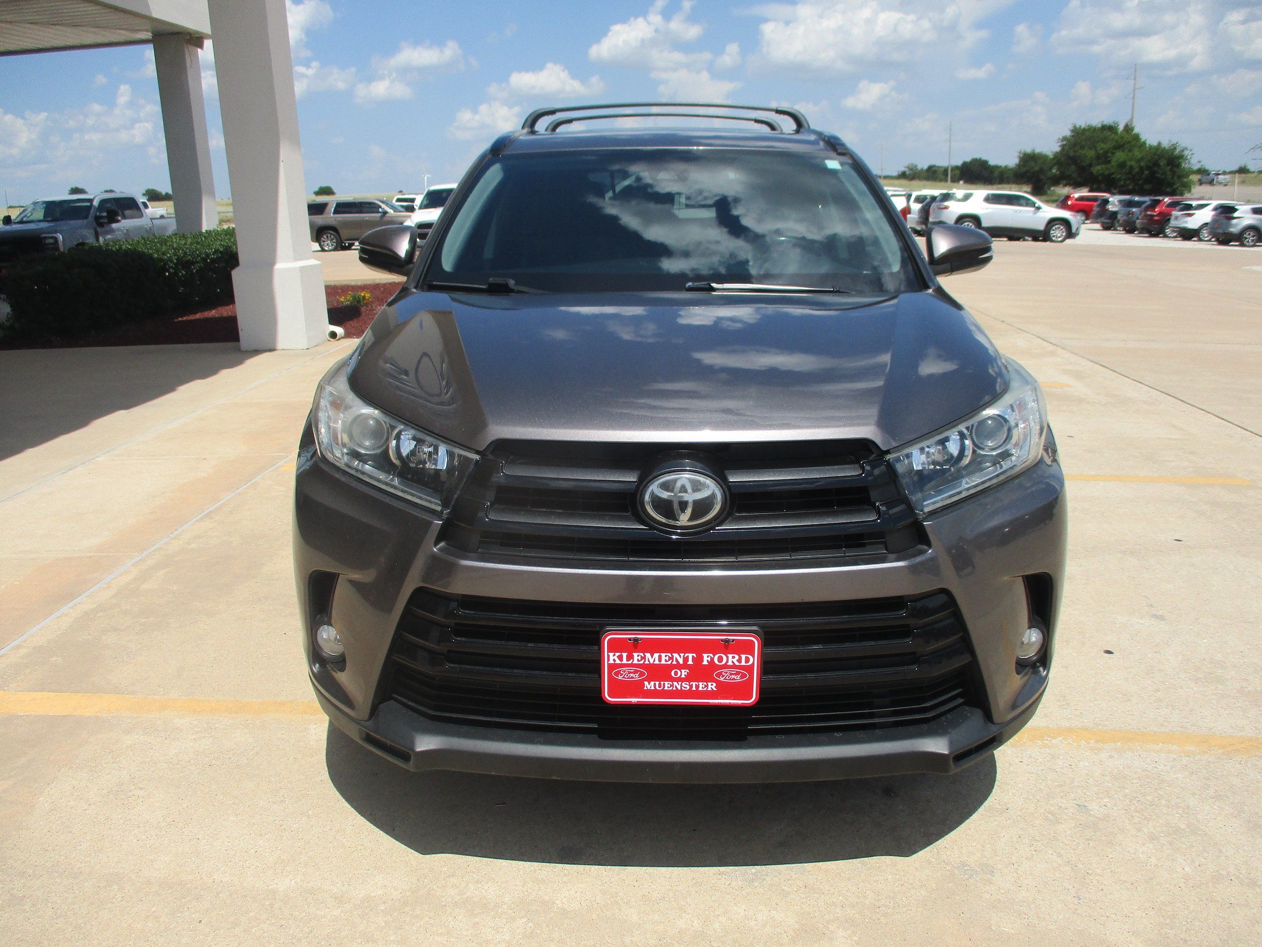 Used 2017 Toyota Highlander SE w/ Carpet Mat Package AWD/4WD image 11