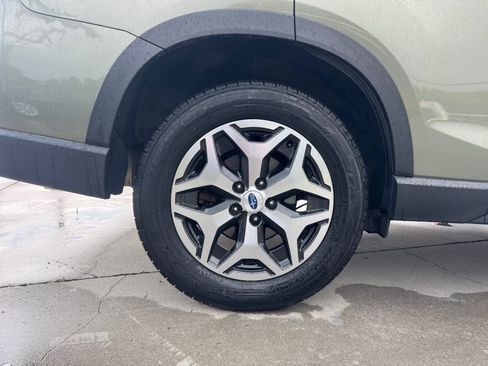 Used 2019 Subaru Forester Premium w/ All-Weather Package AWD/4WD image 27