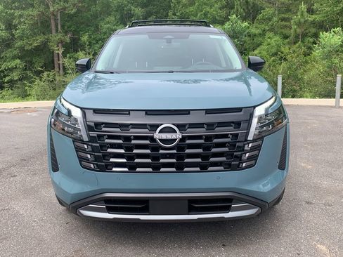 New 2026 Nissan Pathfinder Platinum AWD/4WD image 3