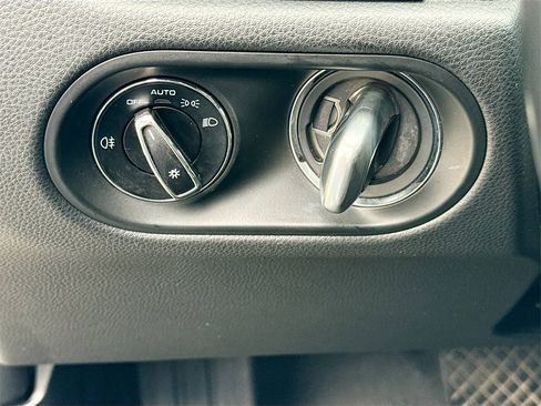 Used 2021 Porsche Macan image 11