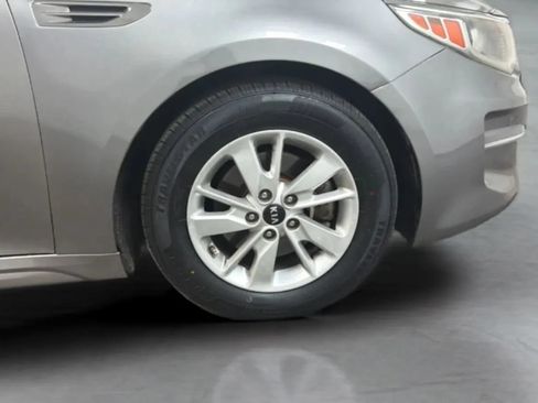 Used 2018 Kia Optima LX FWD image 25
