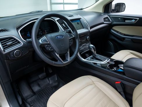 Used 2018 Ford Edge SEL w/ Equipment Group 201A FWD image 18