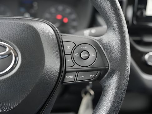 Used 2025 Toyota Corolla LE FWD image 26