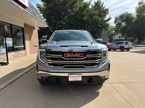 Used 2025 GMC Sierra 1500 SLT AWD/4WD image 29