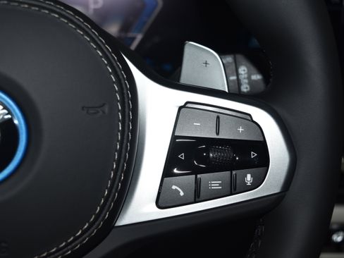 New 2026 BMW X5 xDrive50e w/ Executive Package image 9