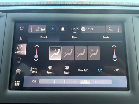 Used 2022 Chrysler Voyager LX FWD image 33