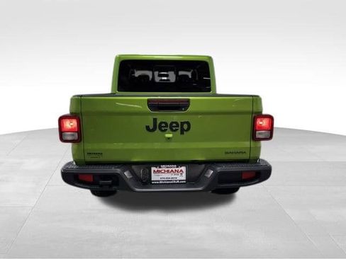 New 2026 Jeep Gladiator Sahara image 7