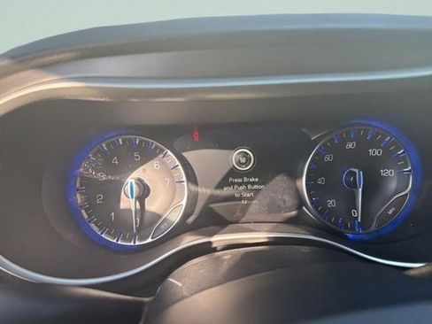 New 2026 Chrysler Pacifica Select image 16