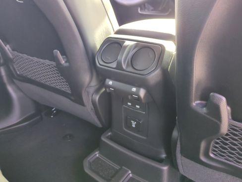 New 2026 Jeep Wrangler Unlimited Rubicon AWD/4WD image 32