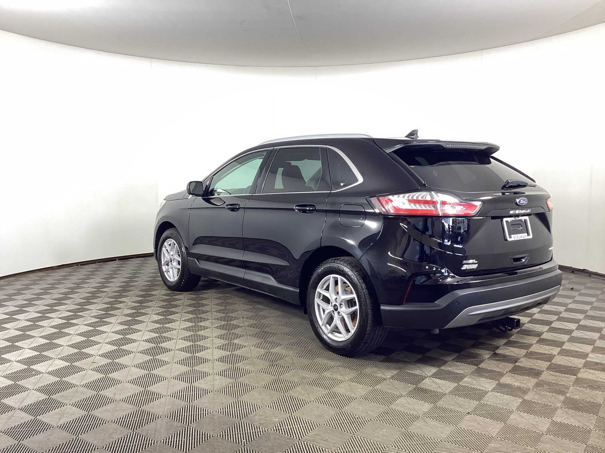 Used 2024 Ford Edge SEL w/ Convenience Package AWD/4WD image 4