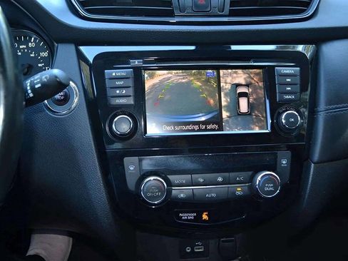 Used 2018 Nissan Rogue SL image 20