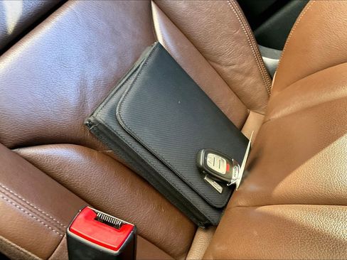 Used 2017 Audi Q5 2.0T Premium Plus w/ Technology Package image 11