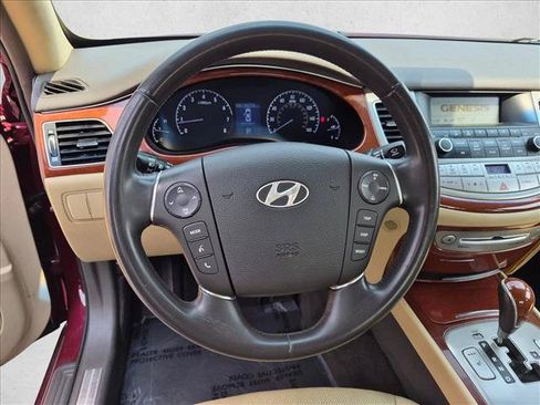 Used 2013 Hyundai Genesis 3.8 RWD image 17