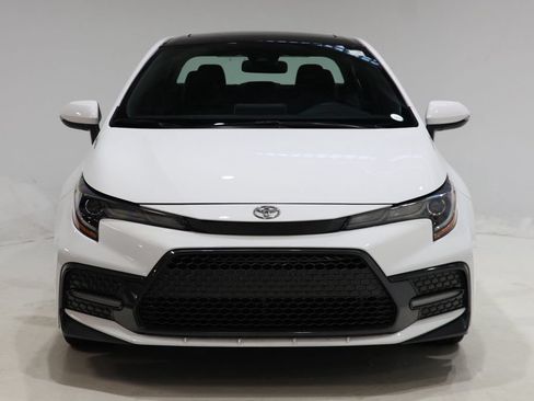 Used 2022 Toyota Corolla SE w/ SE Premium Package FWD image 2