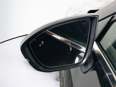 Used 2024 Nissan Pathfinder S image 16