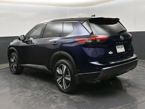 Used 2025 Nissan Rogue SL image 6