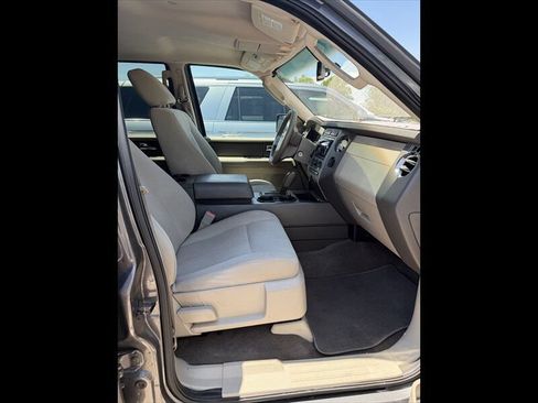Used 2011 Ford Expedition EL XLT RWD image 21