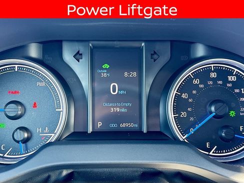 Used 2021 Toyota Venza LE image 9