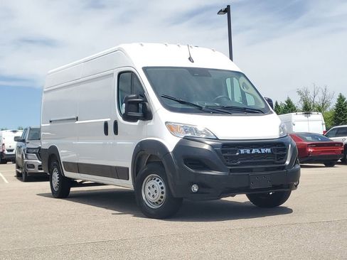 Used 2026 RAM ProMaster 2500 w/ Convenience Group FWD image 31