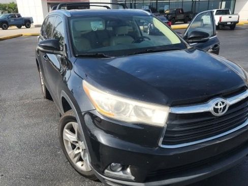 Used 2015 Toyota Highlander Limited image 1