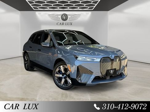 Used 2023 BMW iX xDrive50 w/ Sport Package AWD/4WD image 7