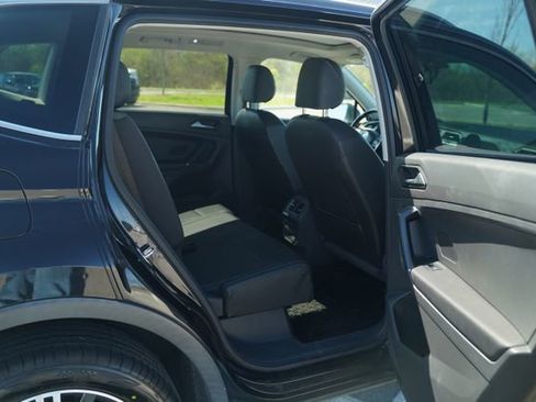 Used 2018 Volkswagen Tiguan SEL image 22