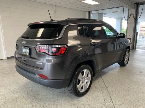 Used 2022 Jeep Compass Latitude w/ Convenience Group FWD image 5