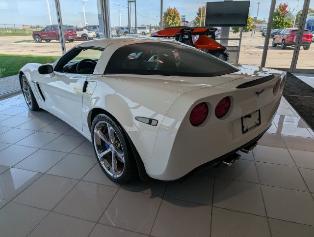 Used 2011 Chevrolet Corvette Grand Sport w/ Preferred Equipment Group RWD image 3