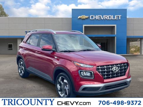 Used 2024 Hyundai Venue SEL FWD image 1