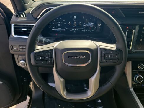Used 2024 GMC Yukon XL Denali AWD/4WD image 23