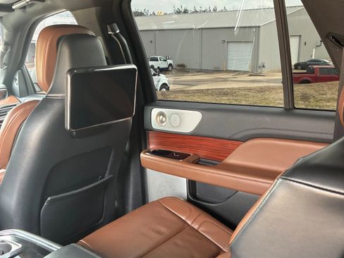 Used 2023 Lincoln Navigator L Reserve image 33