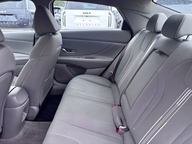 Used 2025 Hyundai Elantra SEL FWD image 39