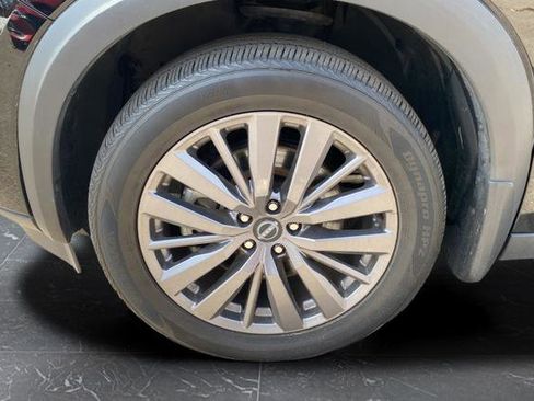 Used 2024 Nissan Pathfinder SL w/ SL Premium Package image 8