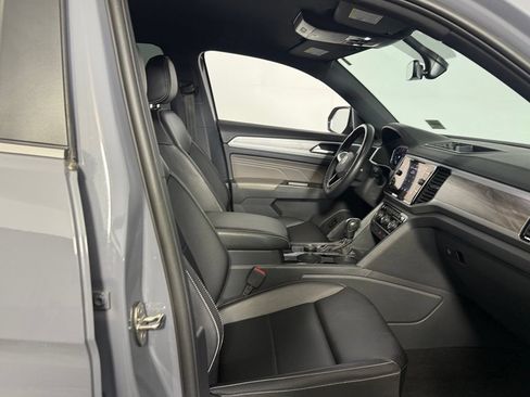 Used 2022 Volkswagen Atlas Cross Sport SE AWD/4WD image 28