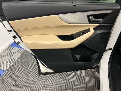 Used 2023 Acura MDX SH-AWD w/ Technology Package image 9