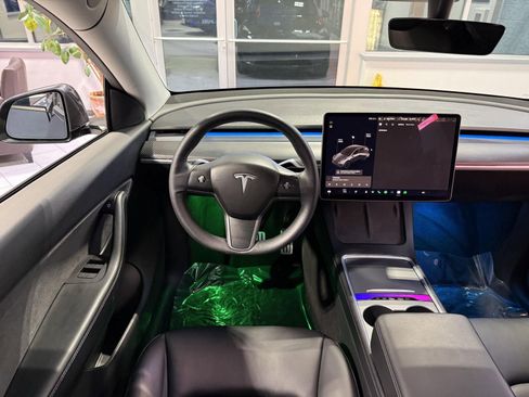 Used 2021 Tesla Model Y Performance image 23