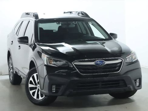 Used 2022 Subaru Outback Premium image 2