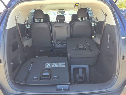 New 2026 Kia Carnival FWD image 10