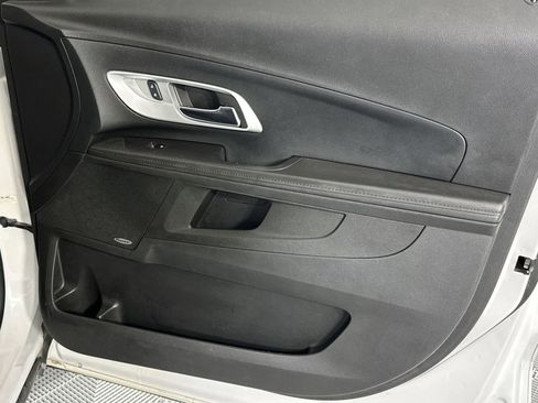 Used 2017 Chevrolet Equinox Premier w/ Enhanced Convenience Package FWD image 30