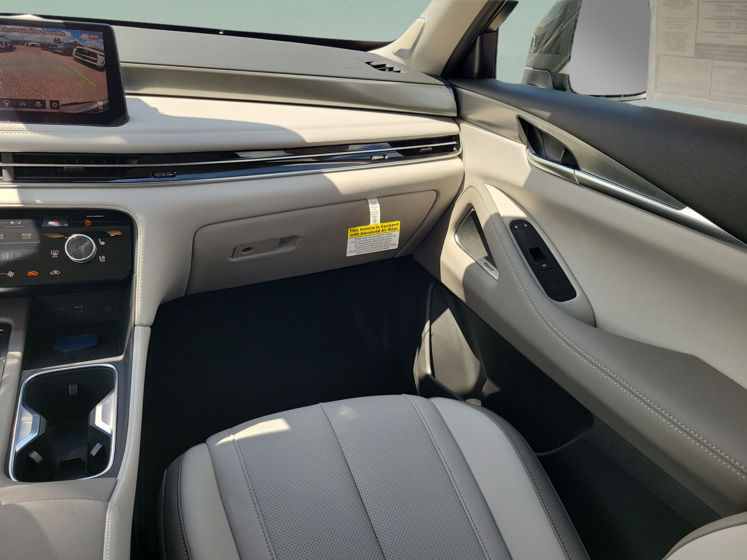 New 2027 INFINITI QX60 Luxe FWD image 8