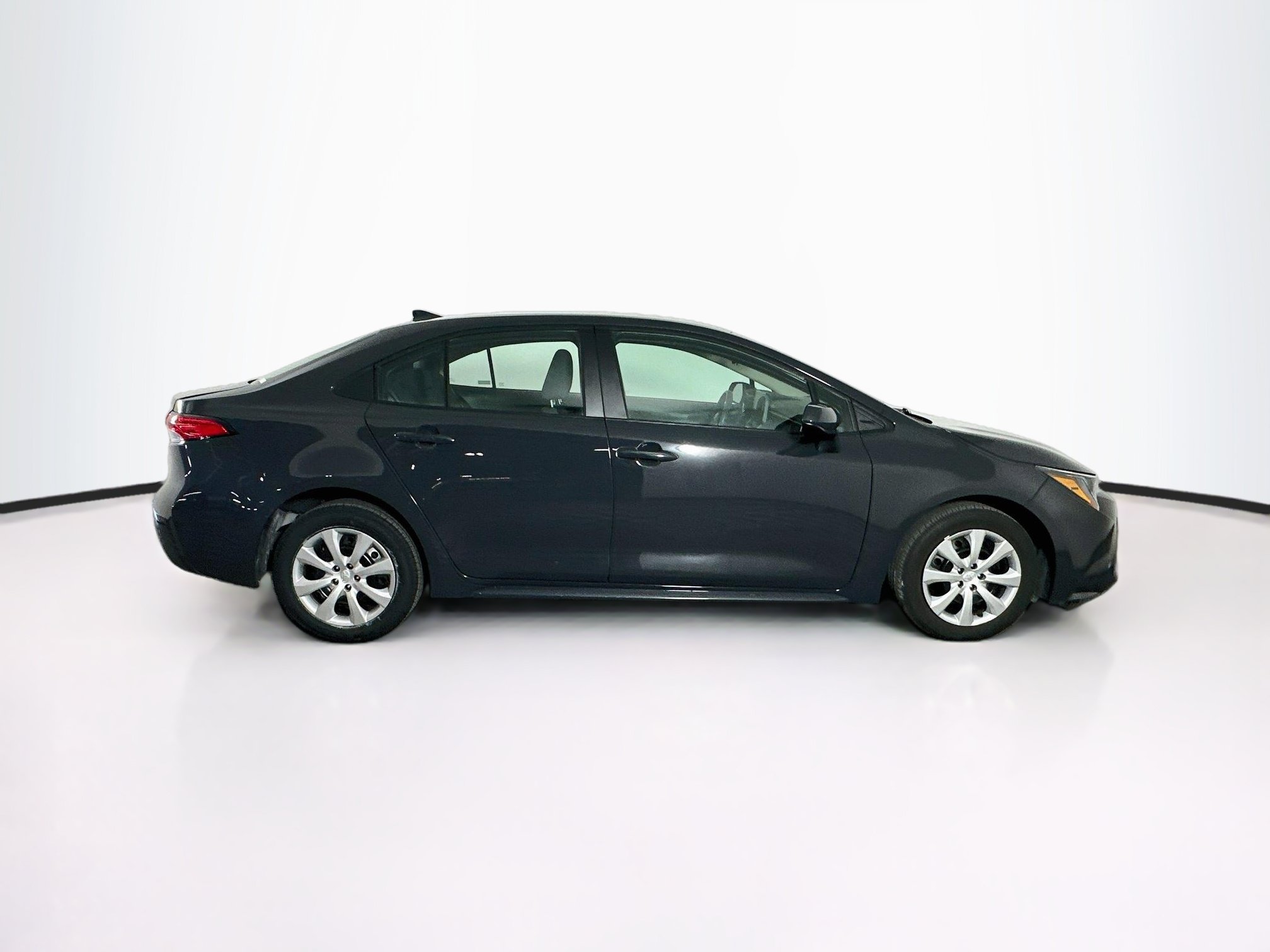 Used 2025 Toyota Corolla LE FWD image 10